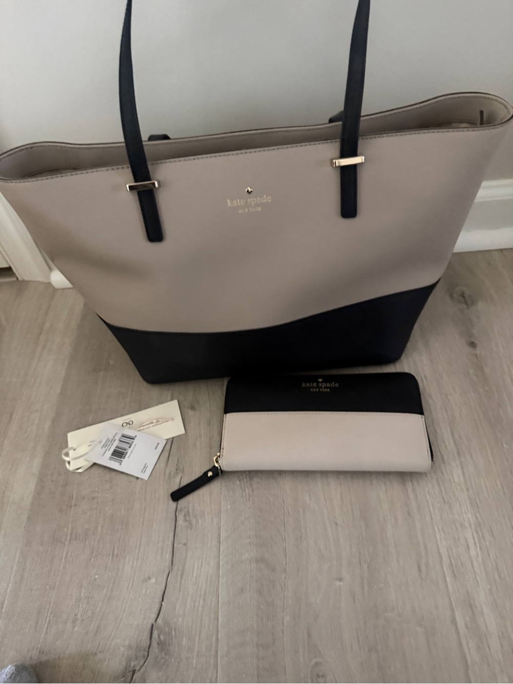 kate spade Two-Tone Tote and Wallet Set in Taupe and Black- charges iPhone